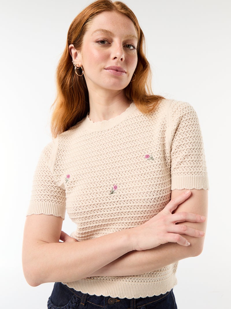 Pull manches courtes à fleurs brodées Beige - Kiabi