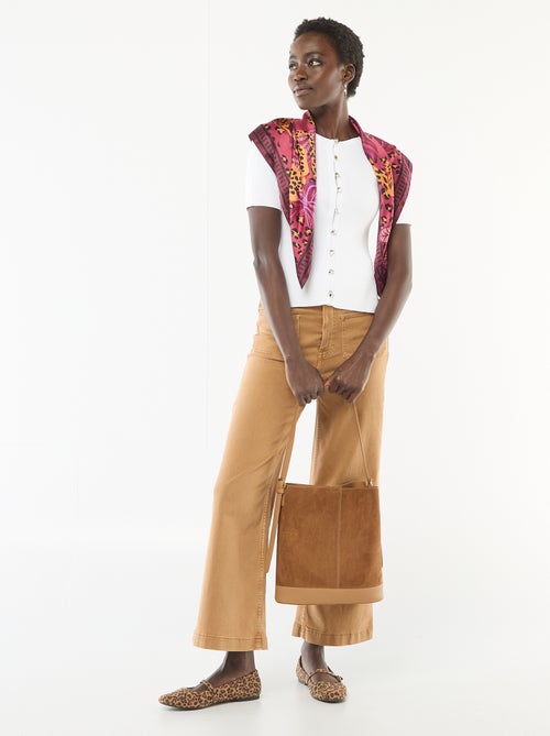 Pull manches courtes avec boutons fantaisie - Kiabi