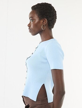 Pull manches courtes avec boutons fantaisie