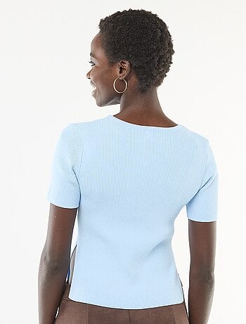 Pull manches courtes avec boutons fantaisie