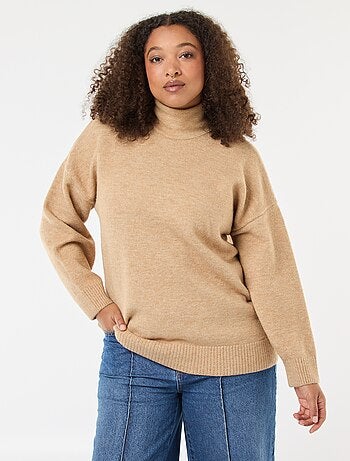 Pull montant avec fente bijou au dos