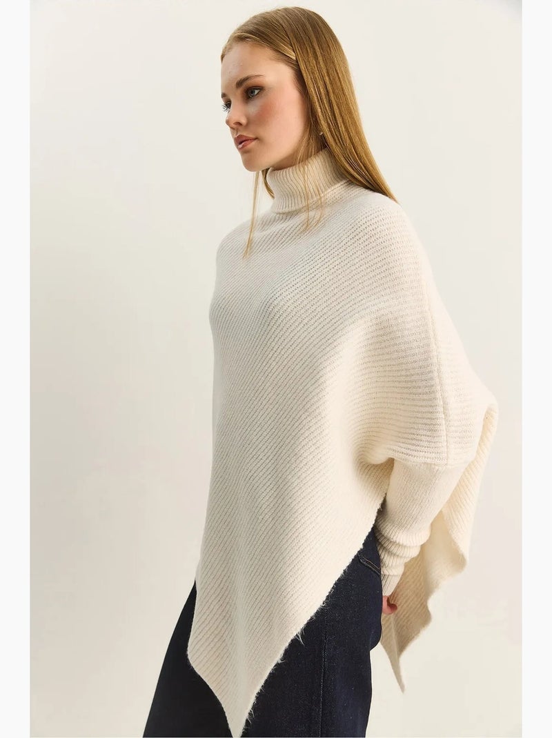 Pull oversize à col roulé en maille côtelée avec ceinture lucci Crème - Kiabi