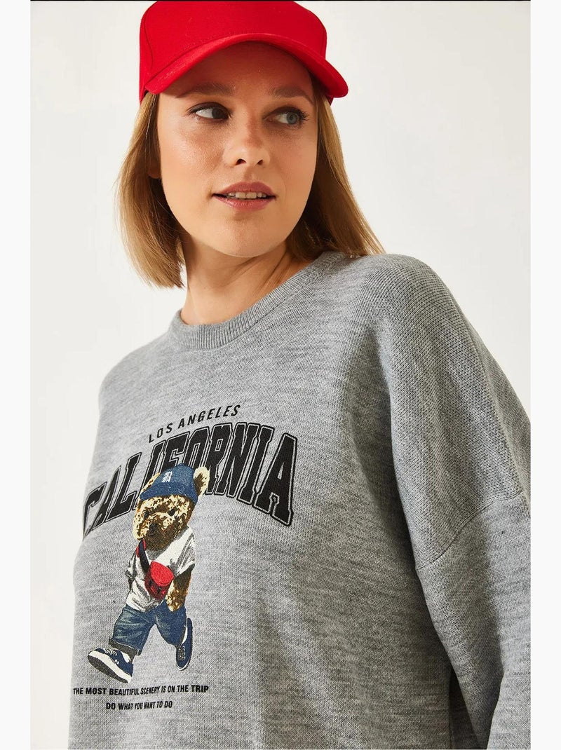 Pull oversize en maille avec imprimé ours et col ras du cou lucci Gris - Kiabi