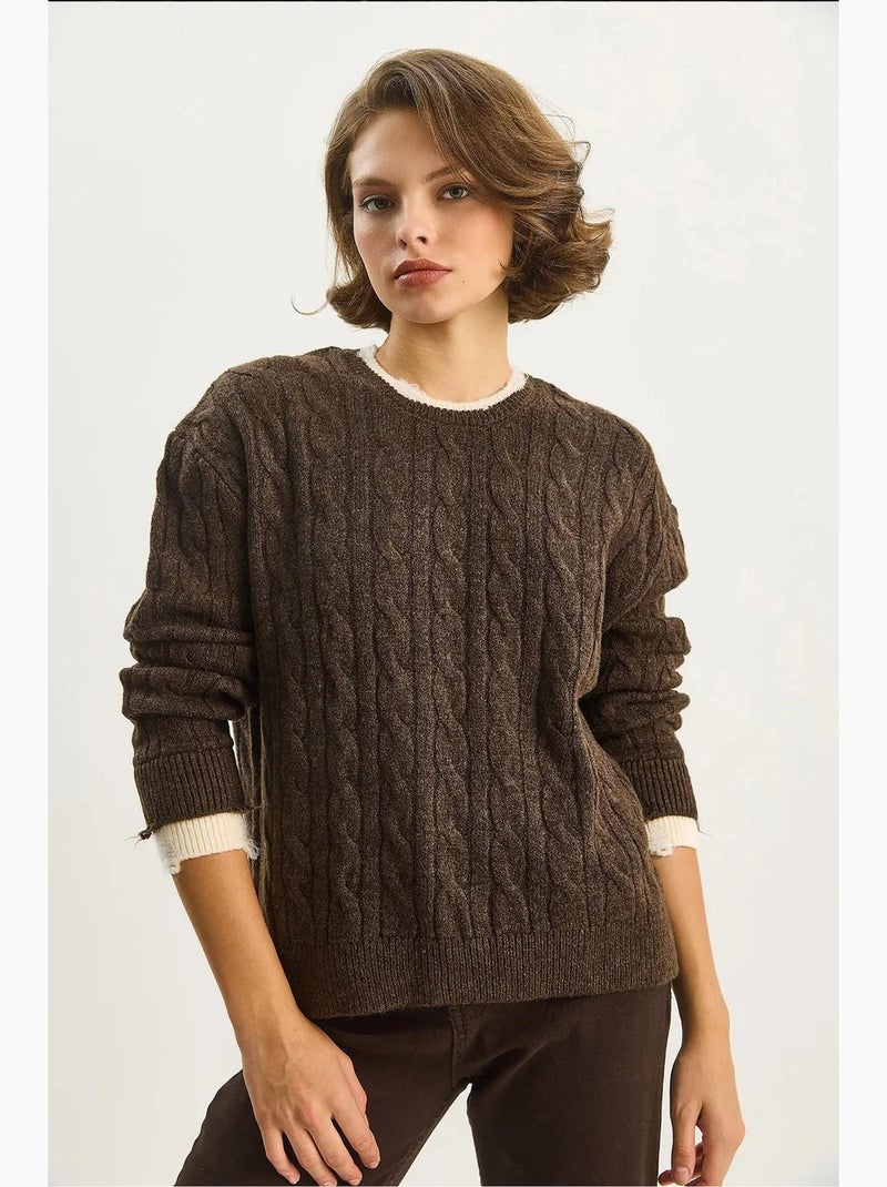 Pull ras du cou en maille épaisse avec motif tresse lucci Marron foncé - Kiabi