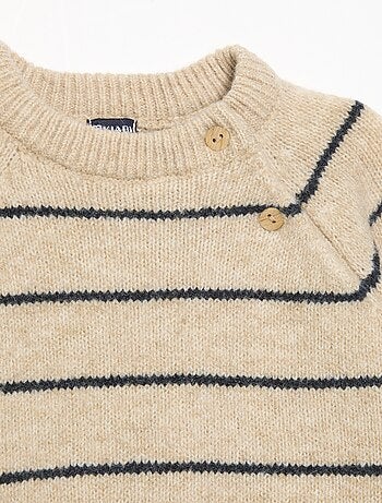 Pull rayé avec ouverture boutonnée au col