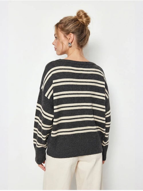 Pull rayé côtelé à épaules dénudées lucci - Kiabi Pull rayé côtelé à épaules dénudées lucci - Kiabi