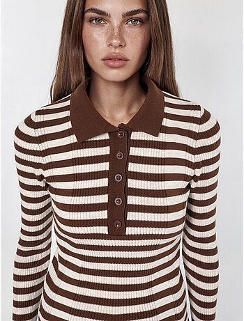 Pull rayé en maille côtelée à col polo et boutons
