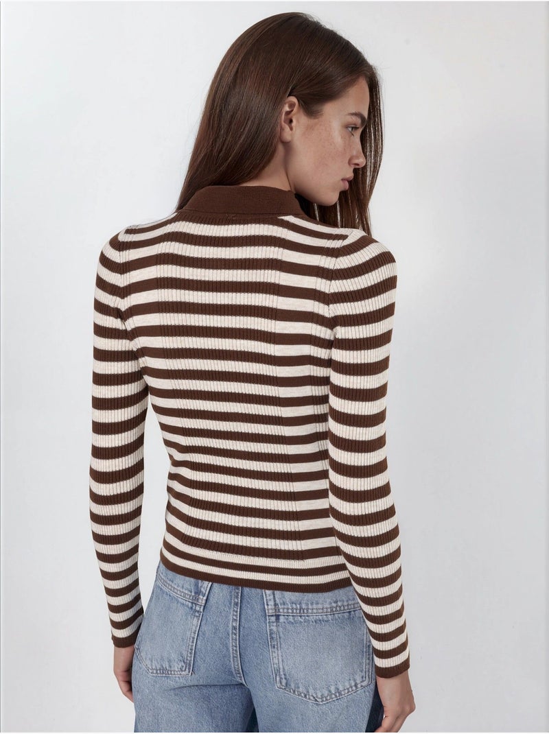 Pull rayé en maille côtelée à col polo et boutons Marron chocolat - Kiabi