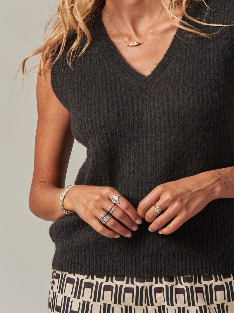 Pull sans manche à col V pour femme 'Deeluxe' Noir - Kiabi