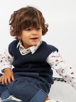 Pull sans manche col V