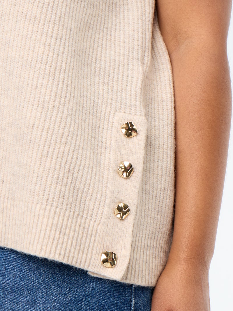 Pull sans manches avec bijoux fantaisies dorés Beige - Kiabi