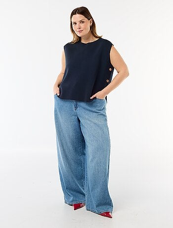 Pull sans manches avec boutons dorés sur côté