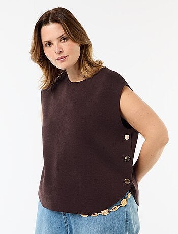 Pull sans manches avec boutons dorés sur côté