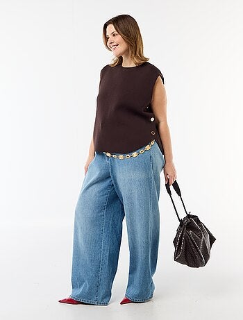 Pull sans manches avec boutons dorés sur côté