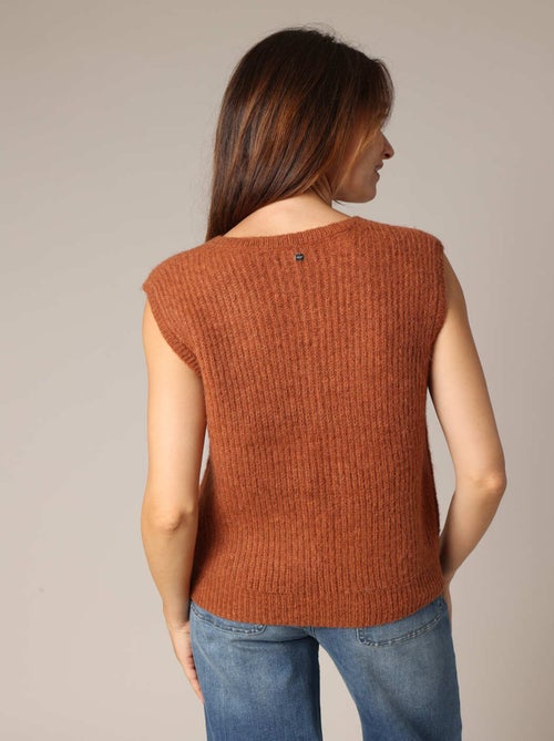 Pull sans manches col V
 'Deeluxe' - Kiabi