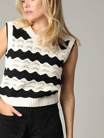 Pull sans manches en crochet coton avec col rond 'Deeluxe'