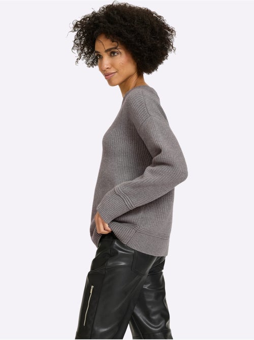 Pull Superbe Mélange De Matières - Taille Standard - Helline - Kiabi Pull Superbe Mélange De Matières - Taille Standard - Helline - Kiabi