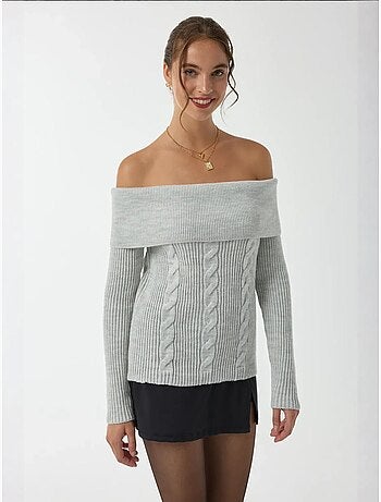 Pull tricoté à épaules dénudées