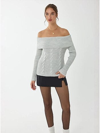 Pull tricoté à épaules dénudées