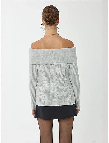 Pull tricoté à épaules dénudées