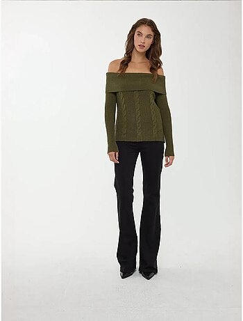 Pull tricoté à épaules dénudées