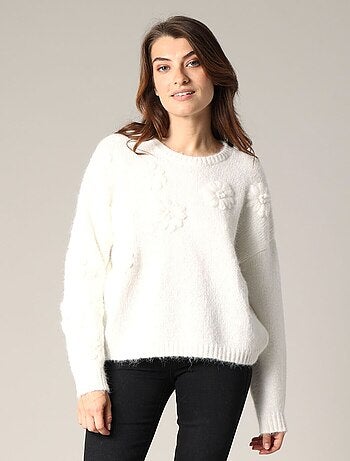 Pull tricoté avec motifs floraux en relief 'Deeluxe'