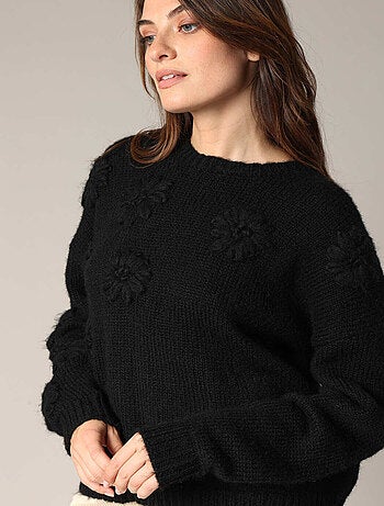 Pull tricoté avec motifs floraux en relief 'Deeluxe'