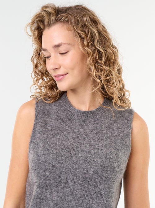 Pull uni en maille chaude sans manches - Kiabi Pull uni en maille chaude sans manches - Kiabi