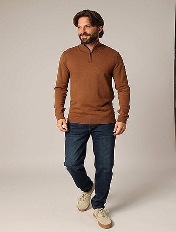 Pull zippé à col montant en maille fine
'Deeluxe'