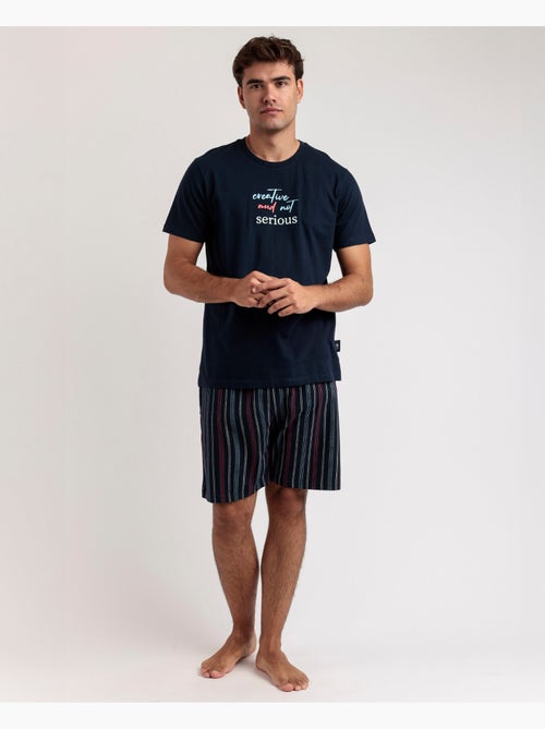 Pyjama à manches courtes pour homme, créatif et décontracté, RESTEZ À LA MAISON - Kiabi Pyjama à manches courtes pour homme, créatif et décontracté, RESTEZ À LA MAISON - Kiabi