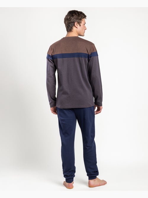 Pyjama à manches longues élégant ANTONIO MIRO pour hommes - Kiabi Pyjama à manches longues élégant ANTONIO MIRO pour hommes - Kiabi