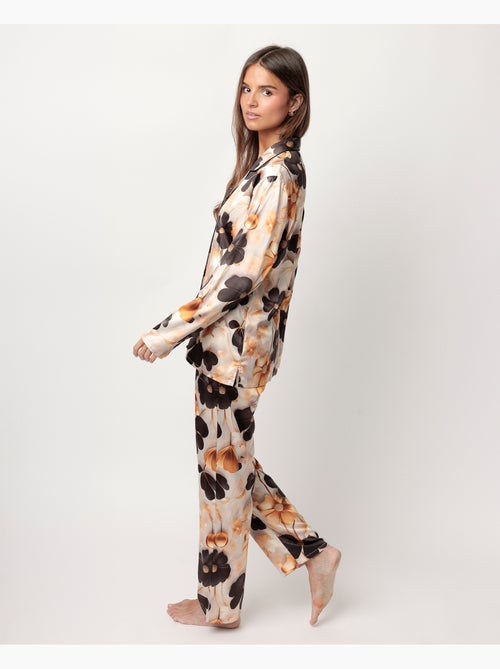 Pyjama à manches longues en satin dos ouvert pour femme ADMAS LUXURY Fleurs de luxe - Kiabi Pyjama à manches longues en satin dos ouvert pour femme ADMAS LUXURY Fleurs de luxe - Kiabi