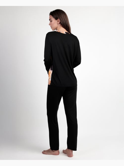 Pyjama à manches longues pour femme ADMAS LUXURY Fleurs de luxe - Kiabi Pyjama à manches longues pour femme ADMAS LUXURY Fleurs de luxe - Kiabi