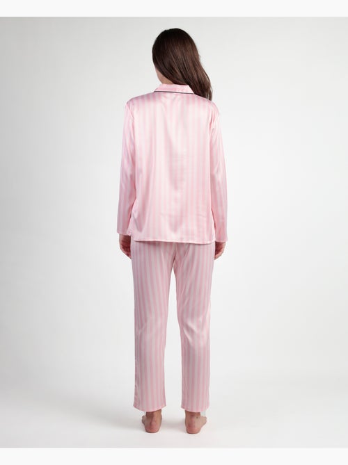 Pyjama élégant à manches longues et ouvert en satin pour femme BARBIE - Kiabi Pyjama élégant à manches longues et ouvert en satin pour femme BARBIE - Kiabi
