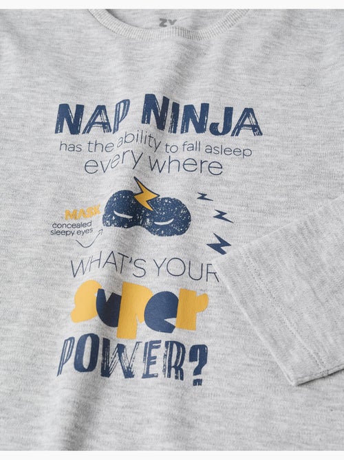 Pyjama en coton à manches longues et imprimé Nap Ninja - Kiabi Pyjama en coton à manches longues et imprimé Nap Ninja - Kiabi