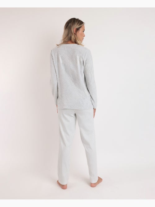 Pyjama femme ADMAS à manches longues et col en V en velours double doux - Kiabi Pyjama femme ADMAS à manches longues et col en V en velours double doux - Kiabi