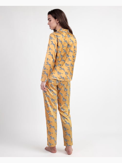Pyjama ouvert à manches longues en satin zèbre doré pour femme ADMAS LUXURY - Kiabi Pyjama ouvert à manches longues en satin zèbre doré pour femme ADMAS LUXURY - Kiabi