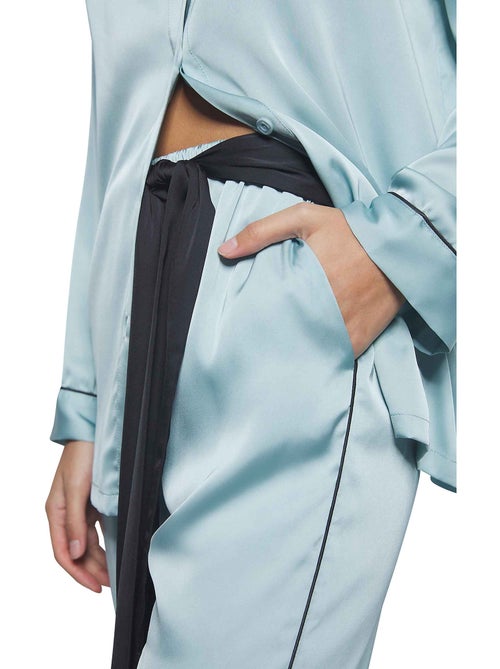 Pyjama pantalon chemise manches longues Satin - Kiabi Pyjama pantalon chemise manches longues Satin - Kiabi