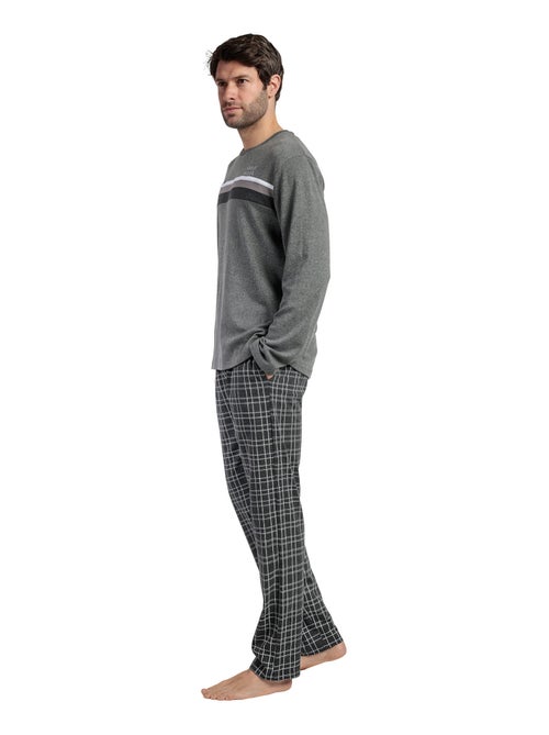 Pyjama pantalon top manches longues Ebony - Kiabi Pyjama pantalon top manches longues Ebony - Kiabi
