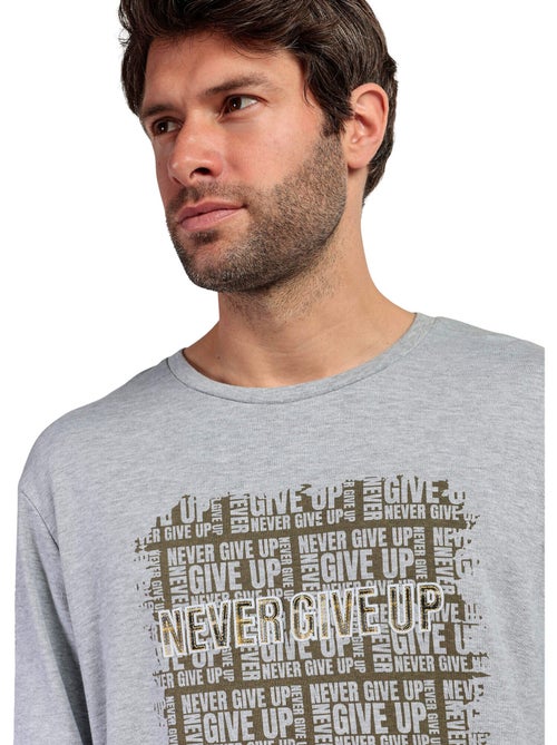 Pyjama pantalon top manches longues Never Give Up - Kiabi Pyjama pantalon top manches longues Never Give Up - Kiabi
