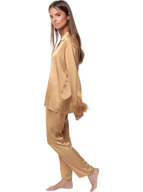 Pyjama satin chemise et pantalon plumes amovibles Plumas Marabu Luxe - Kiabi Pyjama satin chemise et pantalon plumes amovibles Plumas Marabu Luxe - Kiabi