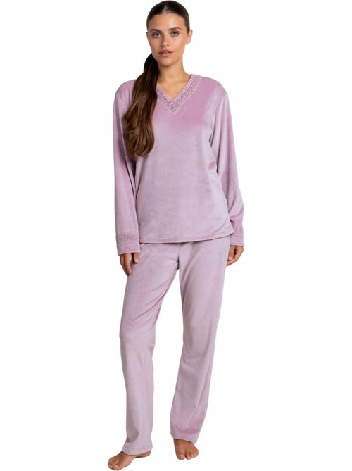 Pyjama velours pantalon top manches longues luxury guipure - Kiabi Pyjama velours pantalon top manches longues luxury guipure - Kiabi