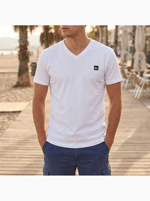 Quiksilver Pack de 2 T Shirts Homme 100% Coton Col Rond ou Col V - Kiabi Quiksilver Pack de 2 T Shirts Homme 100% Coton Col Rond ou Col V - Kiabi