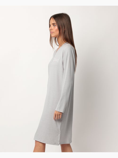 RESTEZ À LA MAISON Le sommeil des femmes est mon super pouvoir Chemise de nuit à manches longues - Kiabi RESTEZ À LA MAISON Le sommeil des femmes est mon super pouvoir Chemise de nuit à manches longues - Kiabi