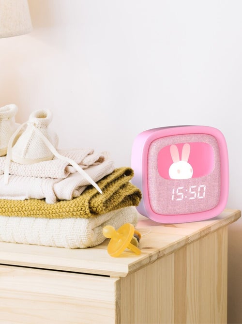Réveil et Veilleuse pour Enfant Billy Clock - Motif Lapin - Face Avant Tissu - Cadre Plastique - MOB - Kiabi Réveil et Veilleuse pour Enfant Billy Clock - Motif Lapin - Face Avant Tissu - Cadre Plastique - MOB - Kiabi
