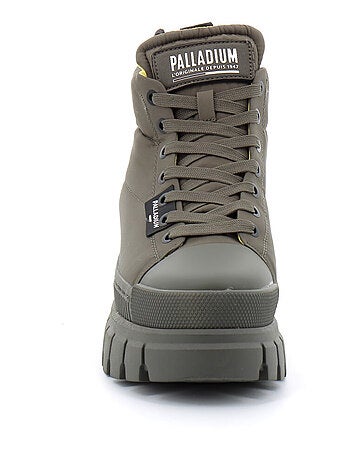Revolt Boot Overcush