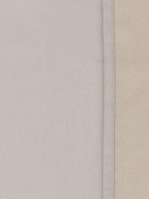 Rideau à oeillets isolant thermique avec doublure polaire - Kiabi Rideau à oeillets isolant thermique avec doublure polaire - Kiabi