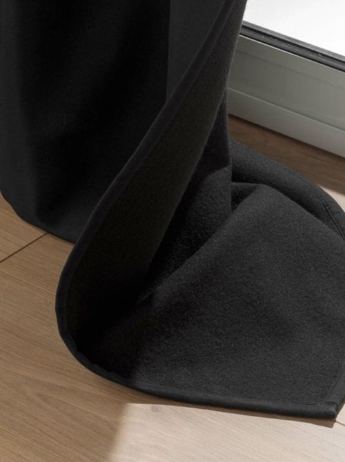 Rideau à œillets occultant isolant 135x260 cm Micropolar noir - Kiabi