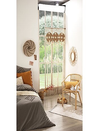 Rideau de fil en macramé