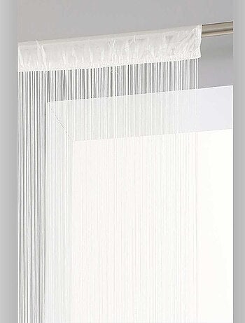 Rideau de fils unis et colorés